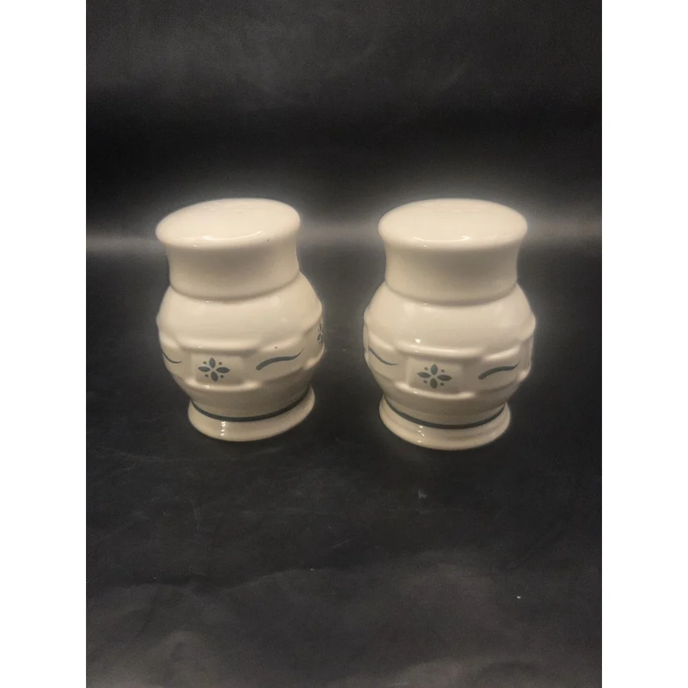 Longaberger Classic Green Woven Traditions Salt and Pepper Shakers set